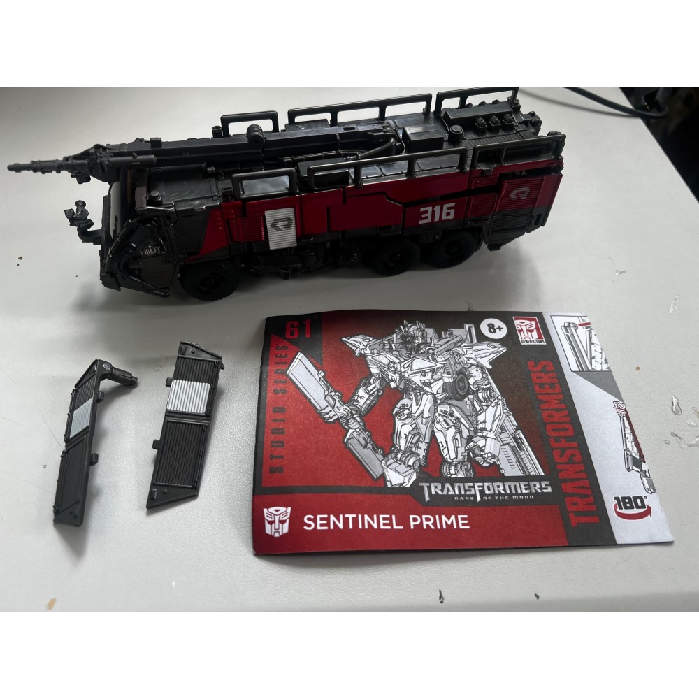 Transformers Studio outlet Series 61 Voyager Sentinel Prime